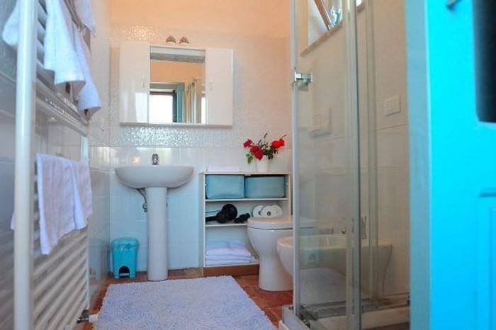 Image No.19-Maison de campagne de 2 chambres à vendre à Loreto Aprutino