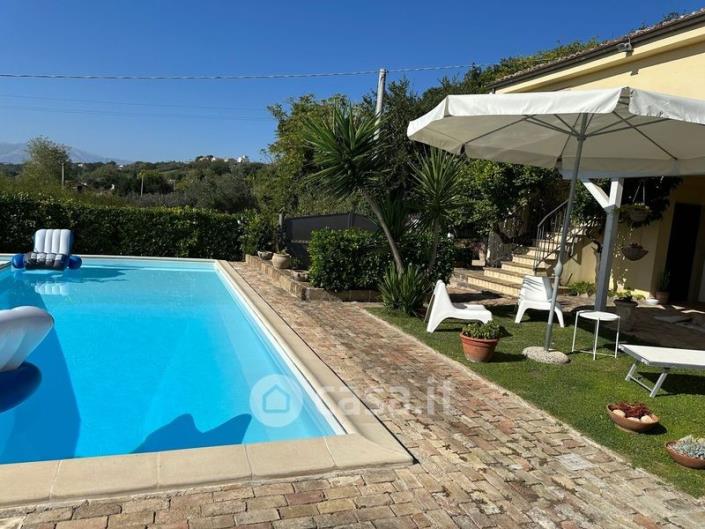 Image No.5-4 Bed Country House for sale