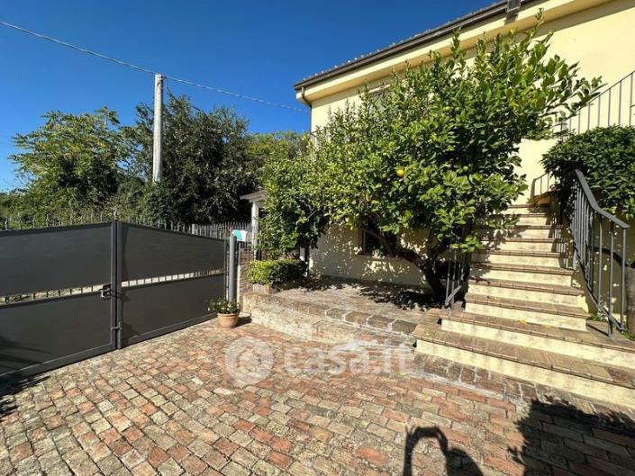 Image No.6-4 Bed Country House for sale