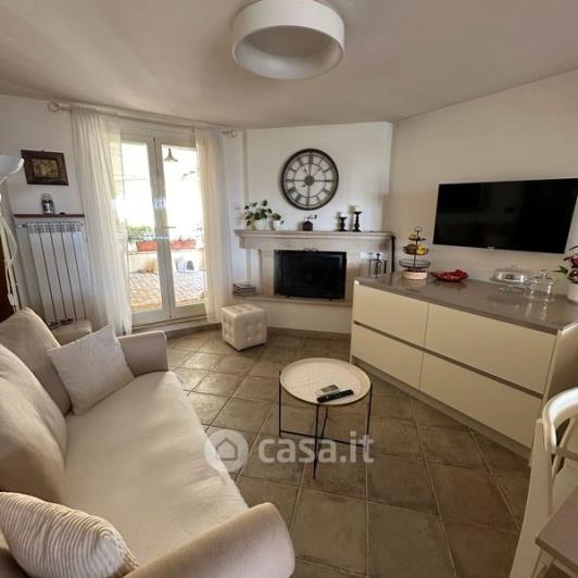 Image No.10-4 Bed Country House for sale