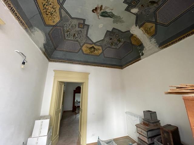 Image No.15-8 Bed Village House for sale