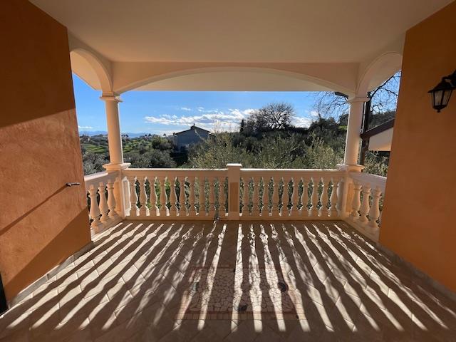 Image No.4-3 Bed Villa for sale