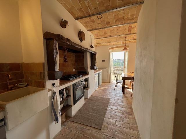 Image No.10-2 Bed Townhouse for sale