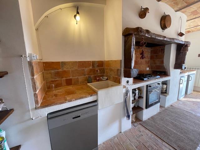 Image No.12-2 Bed Townhouse for sale