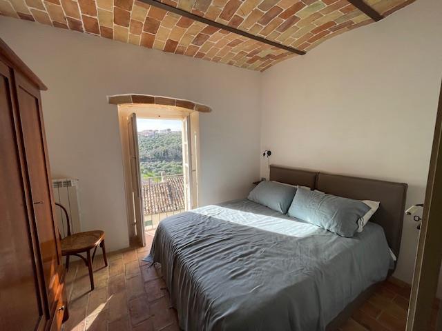 Image No.21-2 Bed Townhouse for sale