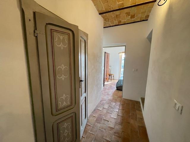 Image No.26-2 Bed Townhouse for sale