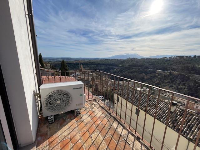 Image No.29-2 Bed Townhouse for sale