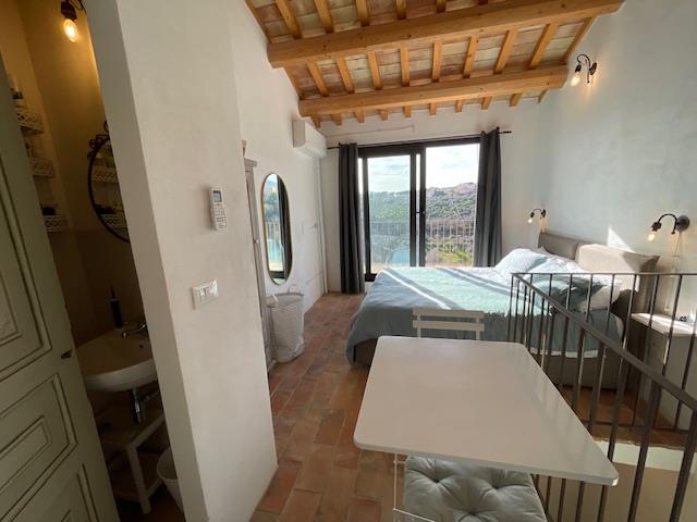 Image No.32-2 Bed Townhouse for sale