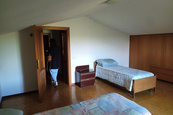 Image No.9-3 Bed House for sale