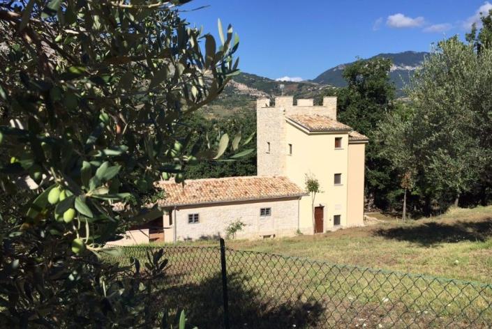 Image No.7-6 Bed Country House for sale