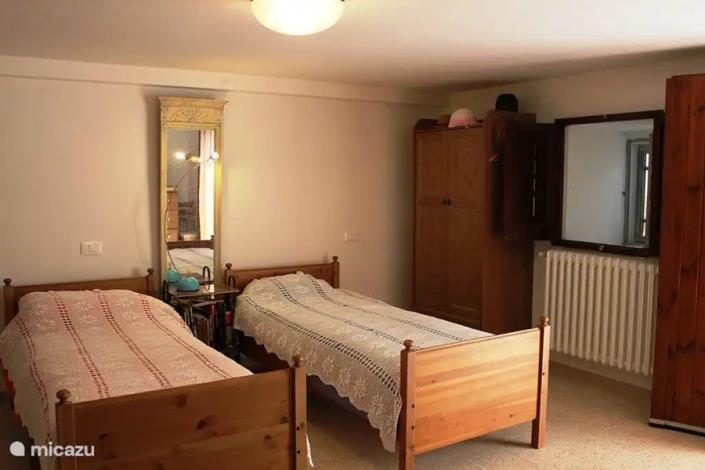 Image No.33-6 Bed Country House for sale