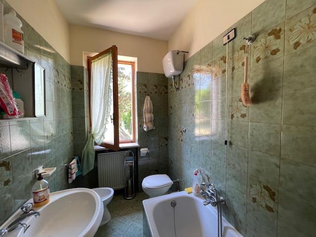 Image No.41-3 Bed Country House for sale