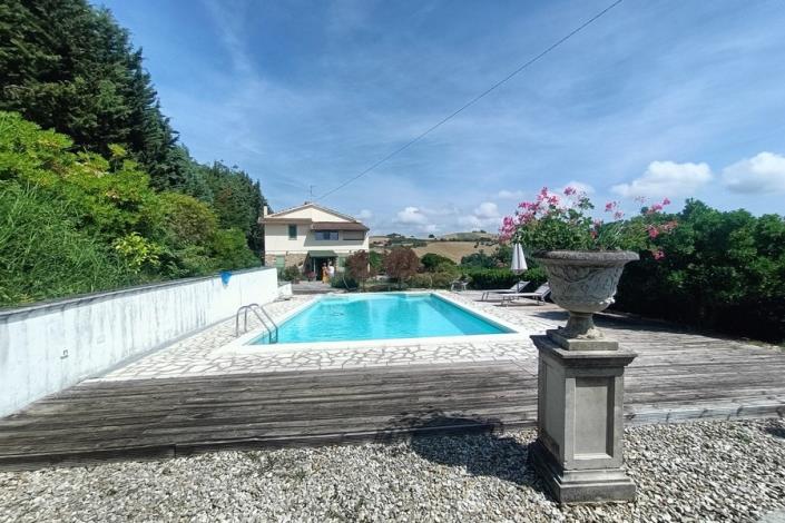Image No.2-4 Bed Country House for sale