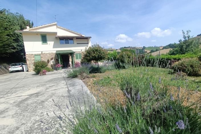 Image No.7-4 Bed Country House for sale