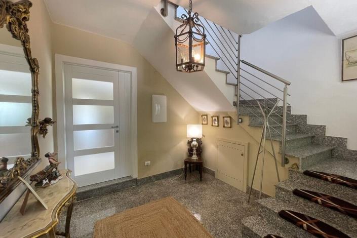 Image No.18-4 Bed Country House for sale