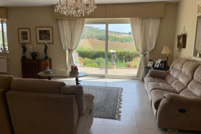 Image No.21-4 Bed Country House for sale