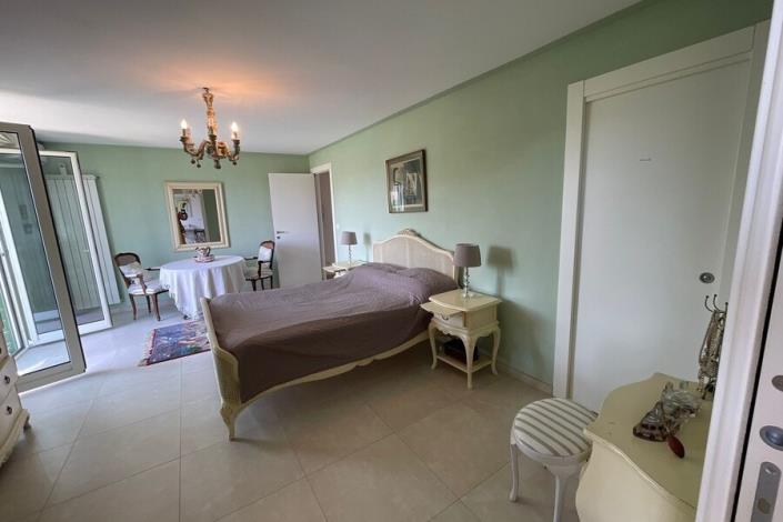 Image No.37-4 Bed Country House for sale