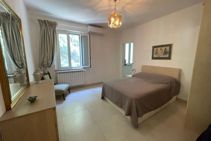 Image No.38-4 Bed Country House for sale