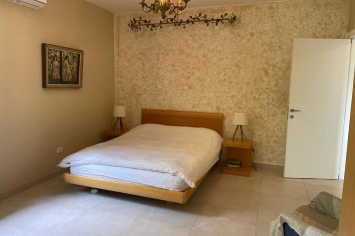 Image No.46-4 Bed Country House for sale