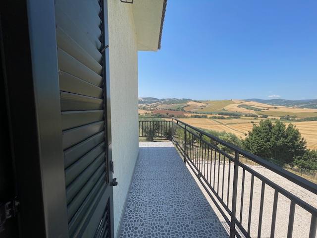 Image No.37-Maison de campagne de 5 chambres à vendre à Montenero di Bisaccia