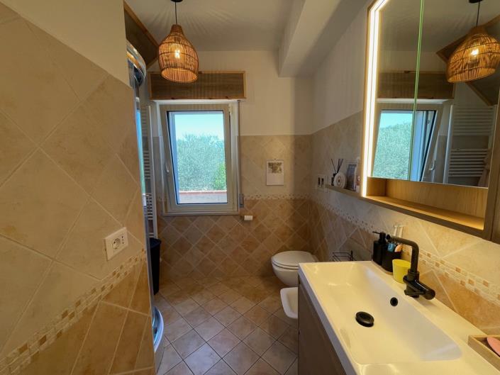 Image No.21-6 Bed Country House for sale