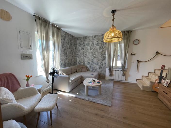 Image No.44-6 Bed Country House for sale