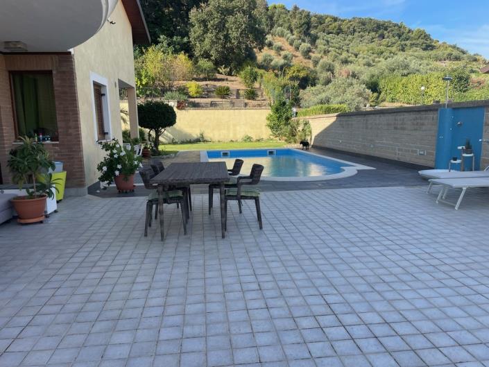 Image No.11-4 Bed Villa for sale