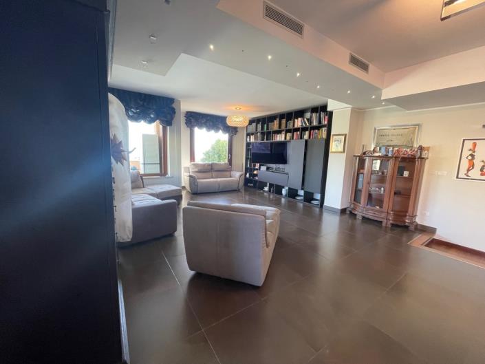 Image No.14-4 Bed Villa for sale