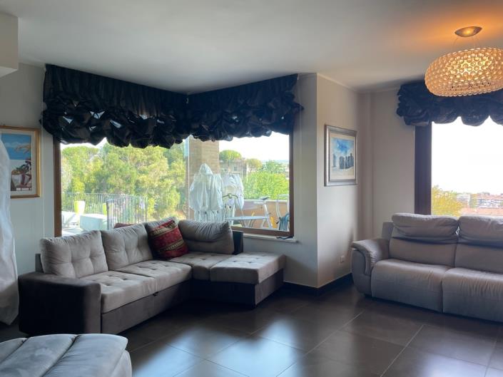 Image No.48-4 Bed Villa for sale