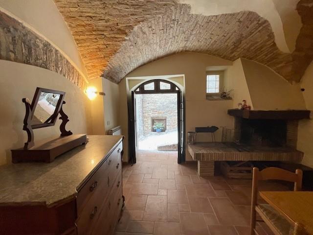 Image No.6-2 Bed Townhouse for sale