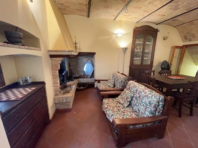 Image No.18-2 Bed Townhouse for sale