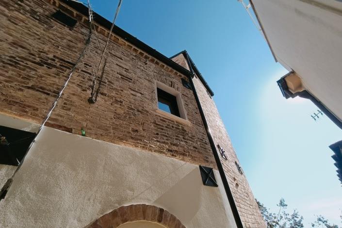 Image No.9-2 Bed Townhouse for sale