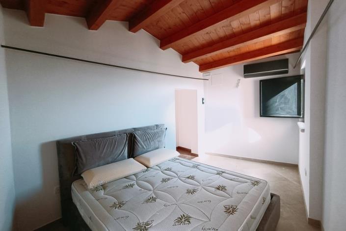Image No.26-2 Bed Townhouse for sale