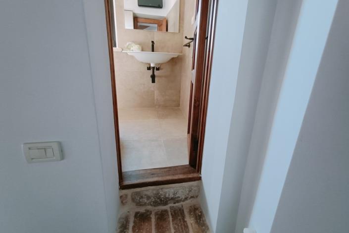 Image No.27-2 Bed Townhouse for sale