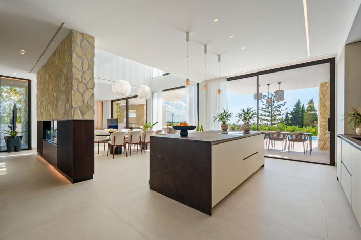 Image No.3-5 Bed Villa for sale