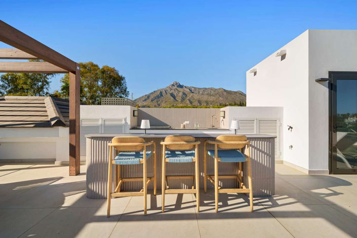 Image No.10-6 Bed Villa for sale