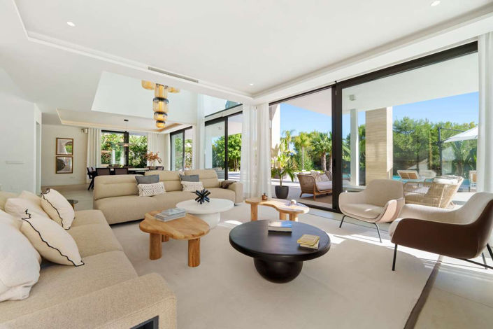 Image No.2-6 Bed Villa for sale