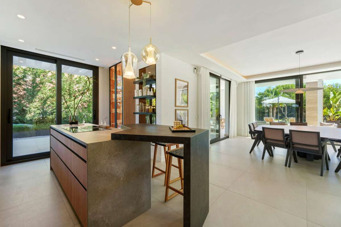 Image No.5-6 Bed Villa for sale