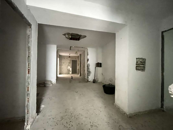 Image No.2-8 Bed House for sale