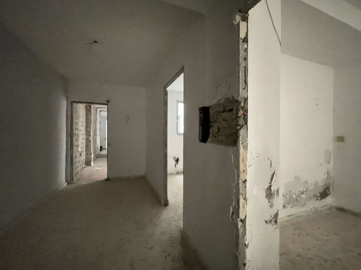 Image No.20-8 Bed House for sale