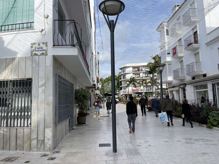 Image No.23-8 Bed House for sale