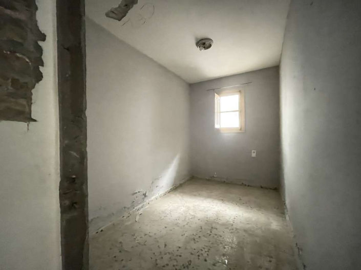 Image No.24-8 Bed House for sale