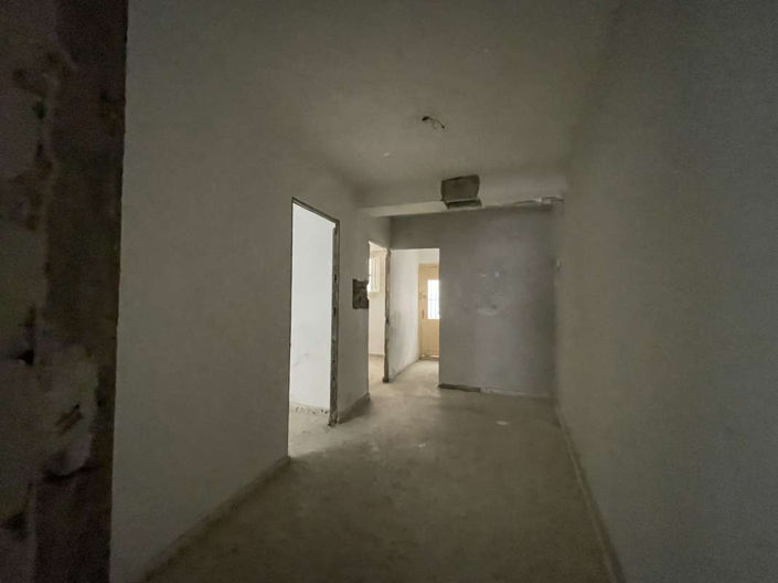 Image No.3-8 Bed House for sale