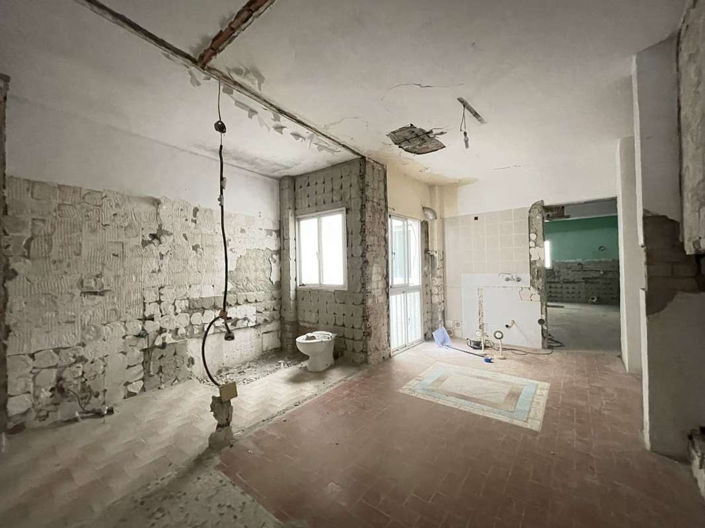 Image No.6-8 Bed House for sale