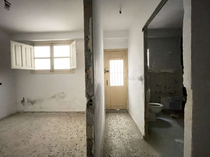 Image No.7-8 Bed House for sale