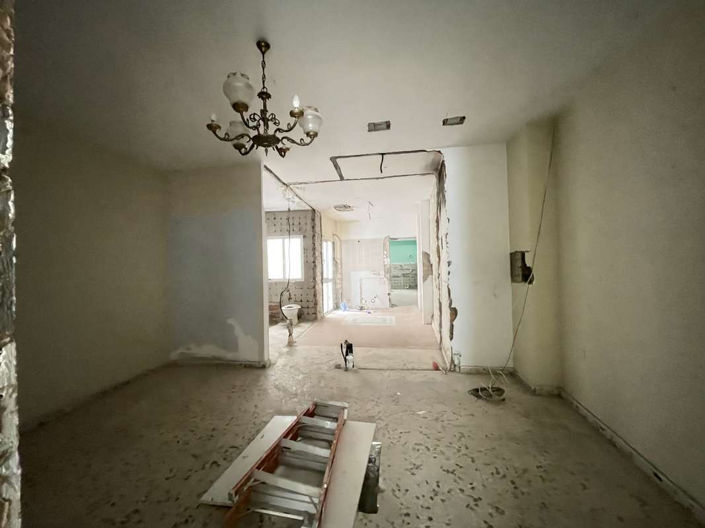 Image No.9-8 Bed House for sale