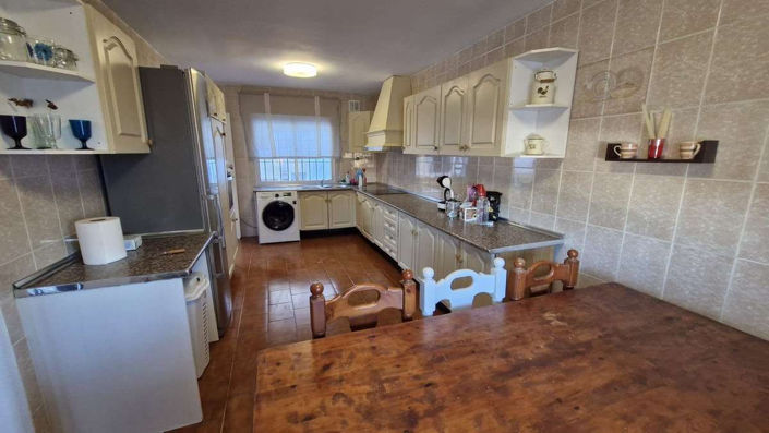 Image No.2-4 Bed Villa for sale