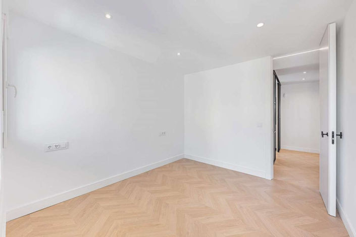 Image No.10-3 Bed Apartment for sale