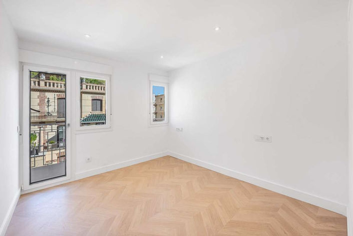 Image No.18-3 Bed Apartment for sale