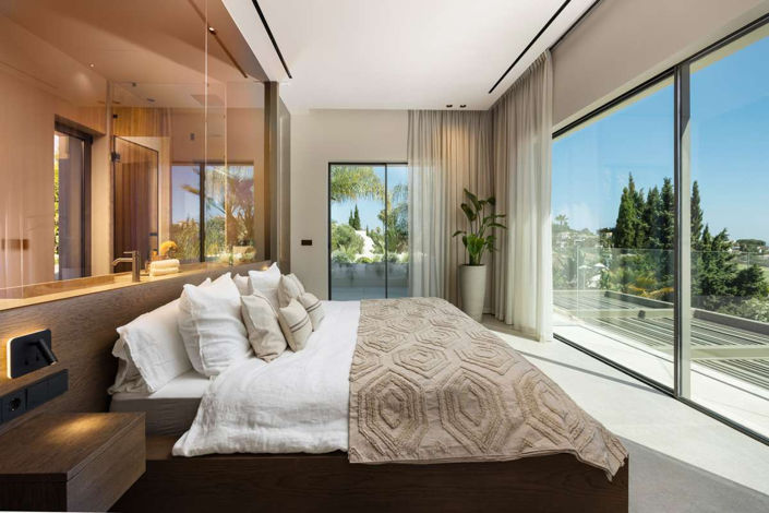 Image No.10-5 Bed Villa for sale